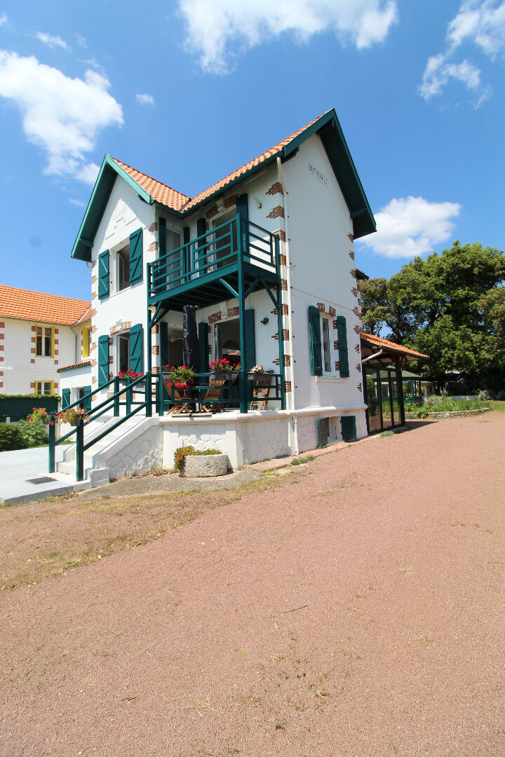 Maison Saint Palais Sur Mer 7 pièce(s) 12 personnes