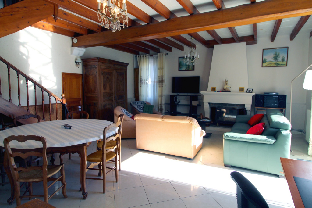 Photo maison avec piscine couverte image 6/6