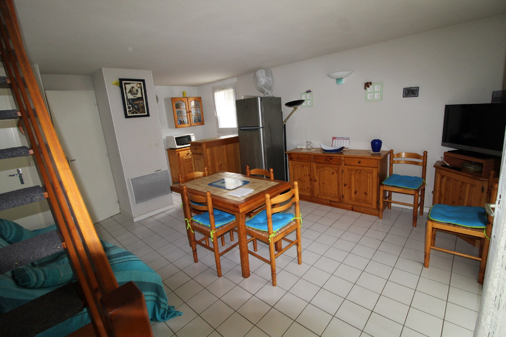 Photo LOGEMENT MITOYEN DANS RESIDENCE AVEC PISCINE image 3/6