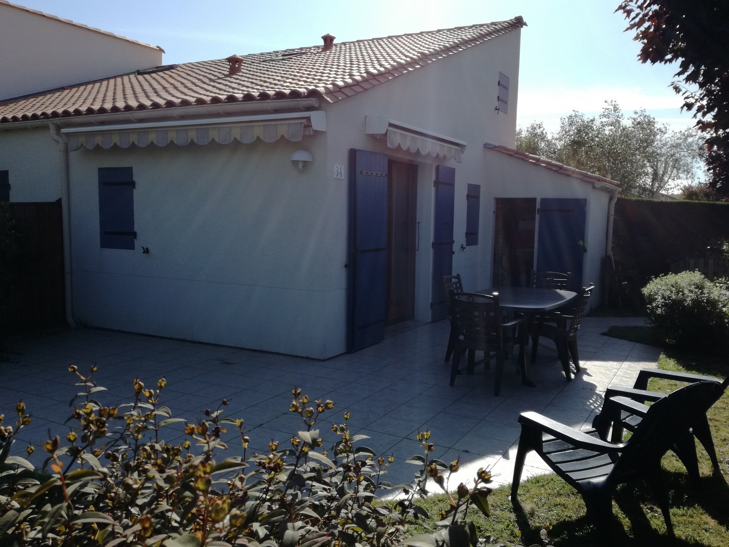 LOGEMENT DANS UNE RESIDENCE AVEC PISCINE ET TENNIS