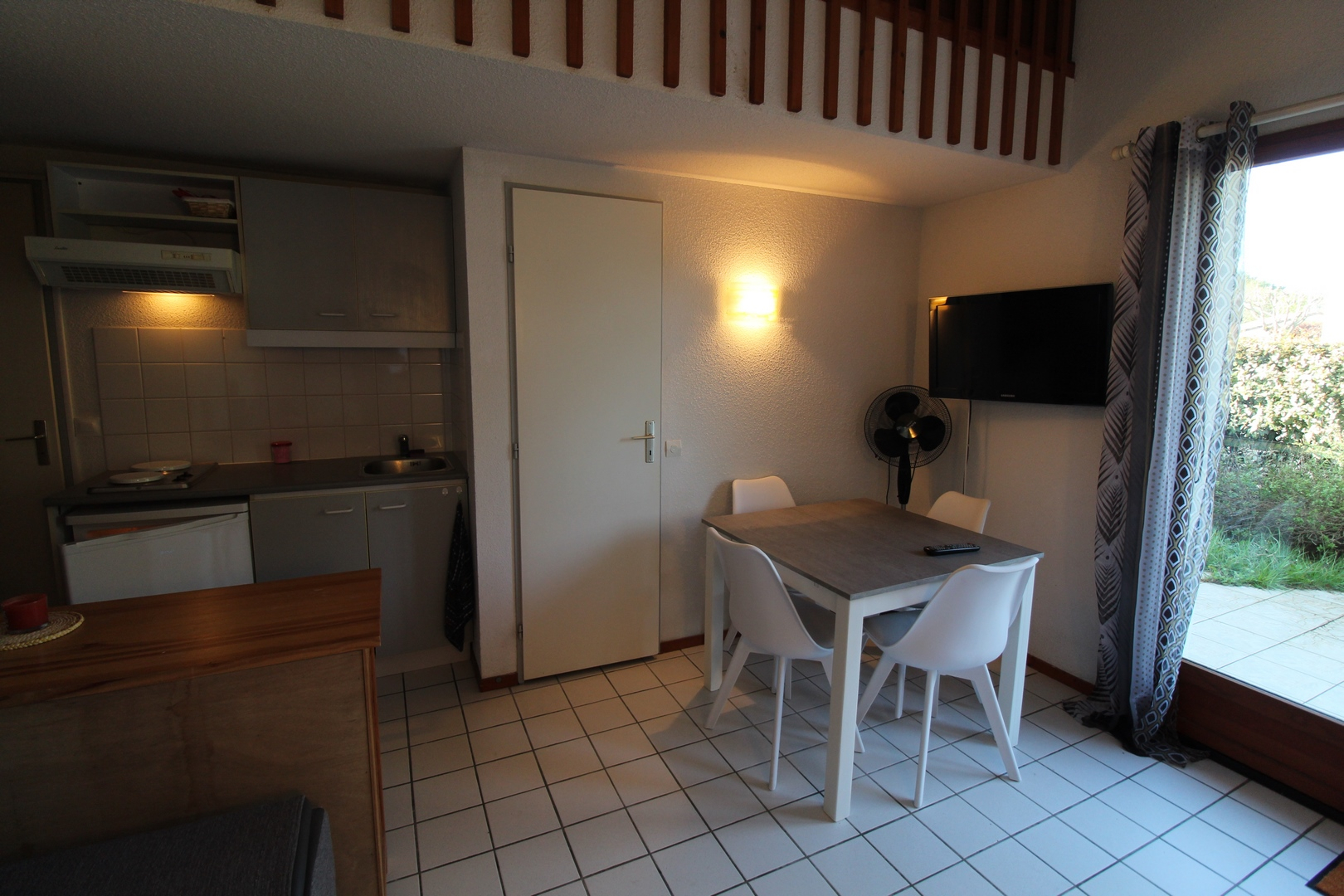 Photo LOGEMENT DANS UNE RESIDENCE AVEC PISCINE ET TENNIS image 5/6