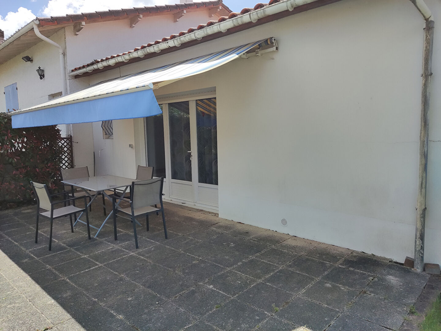 Photo LOGEMENT MITOYEN AVEC JARDIN PRIVATIF image 2/6