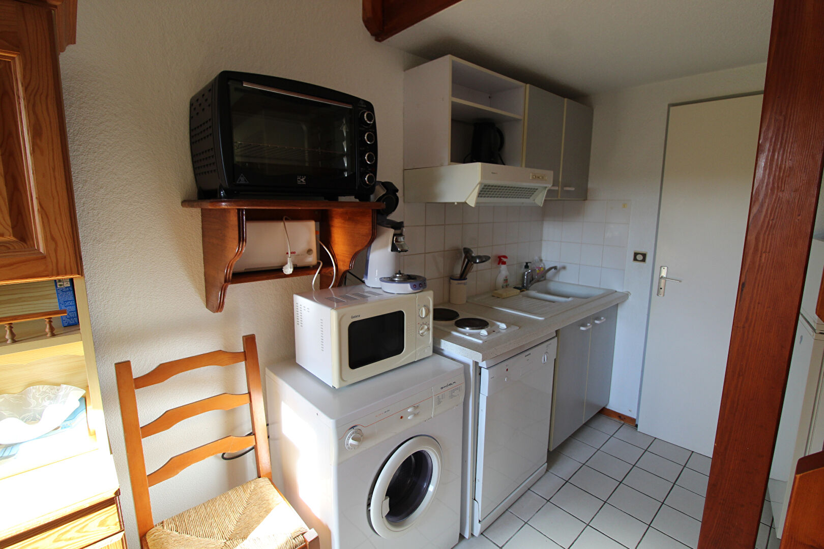 Photo LOGEMENT MITOYEN DANS RESIDENCE AVEC PISCINE image 3/6