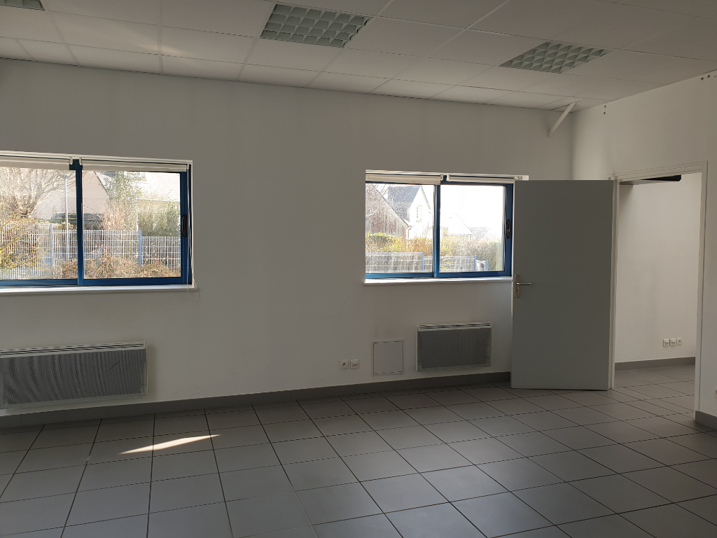 Agrandir la photo Bureaux à louer - 150.0 m2 - 14 - Calvados