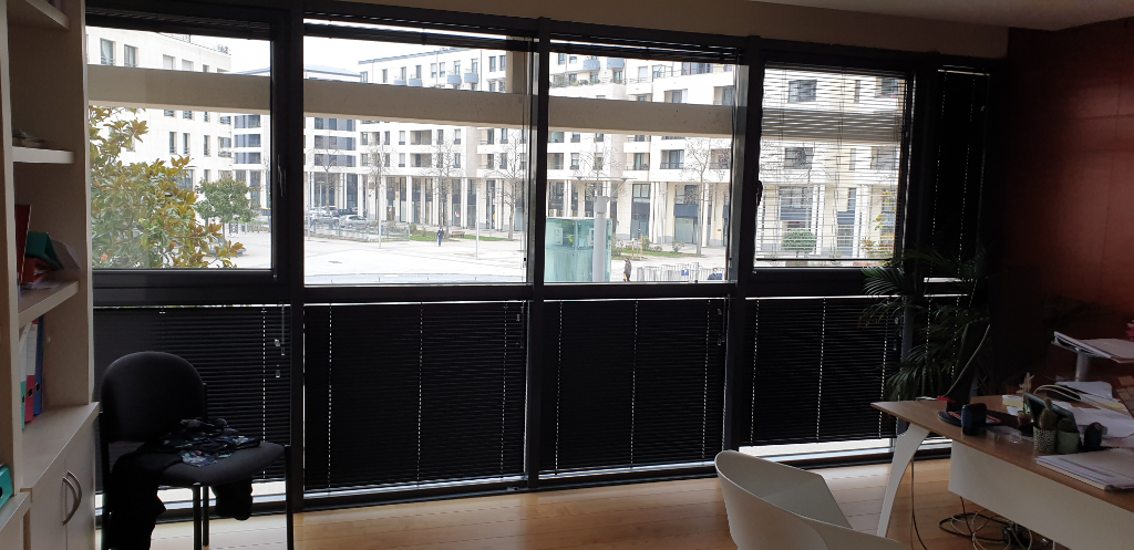 Agrandir la photo Bureaux à louer - 151.41 m2 - 14 - Calvados