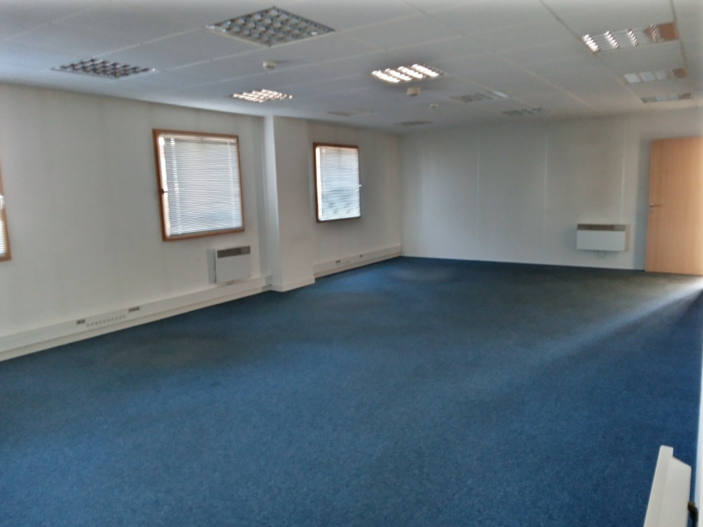 Agrandir la photo Bureaux à louer - 542.0 m2 - 14 - Calvados
