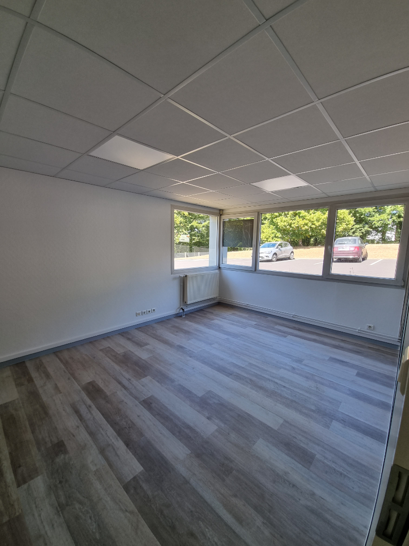 Agrandir la photo Bureaux à louer - 165.0 m2 - 14 - Calvados