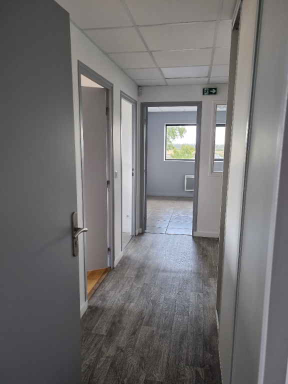 Agrandir la photo Bureaux à louer - 144.0 m2 - 14 - Calvados