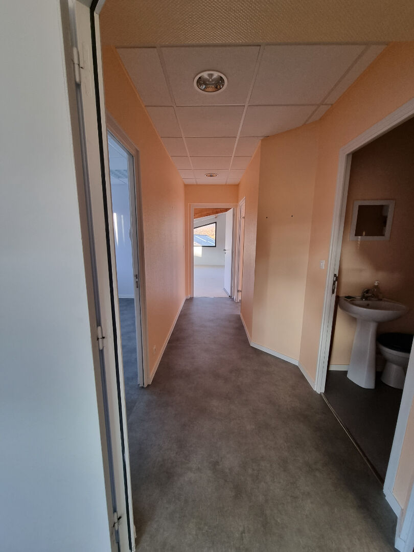 Agrandir la photo Bureaux à louer - 92.0 m2 - 14 - Calvados