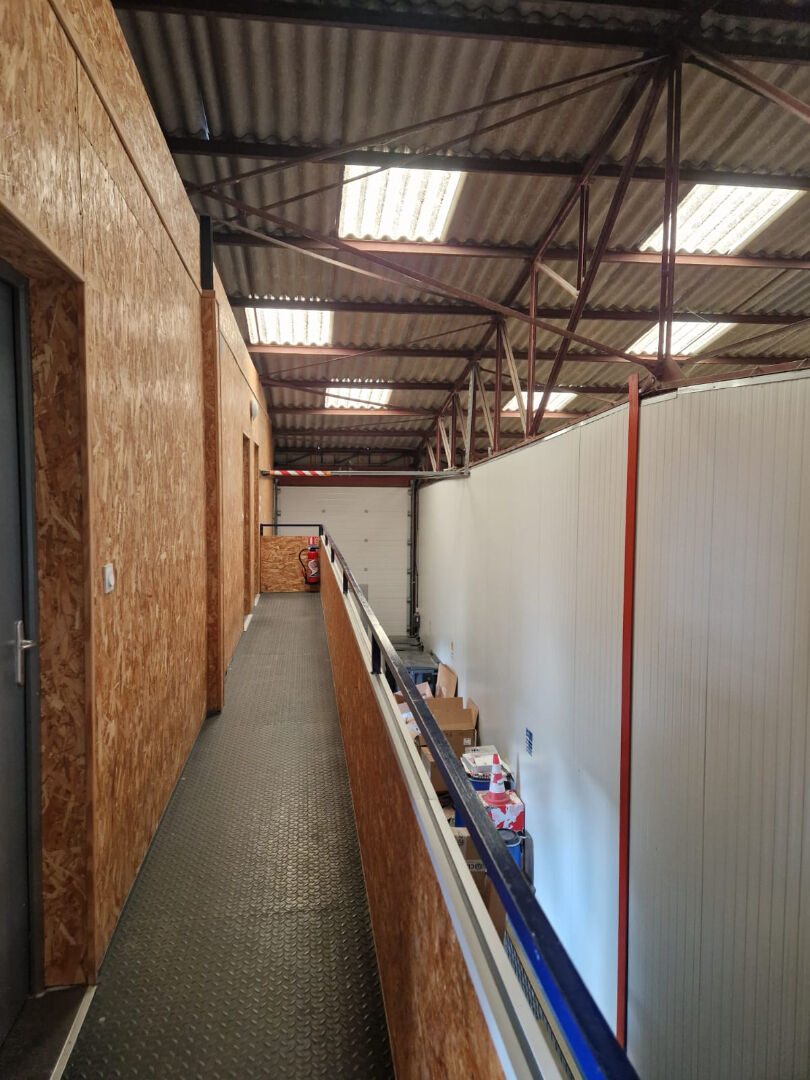 Bureaux à louer - 180.0 m2 - 14 - Calvados