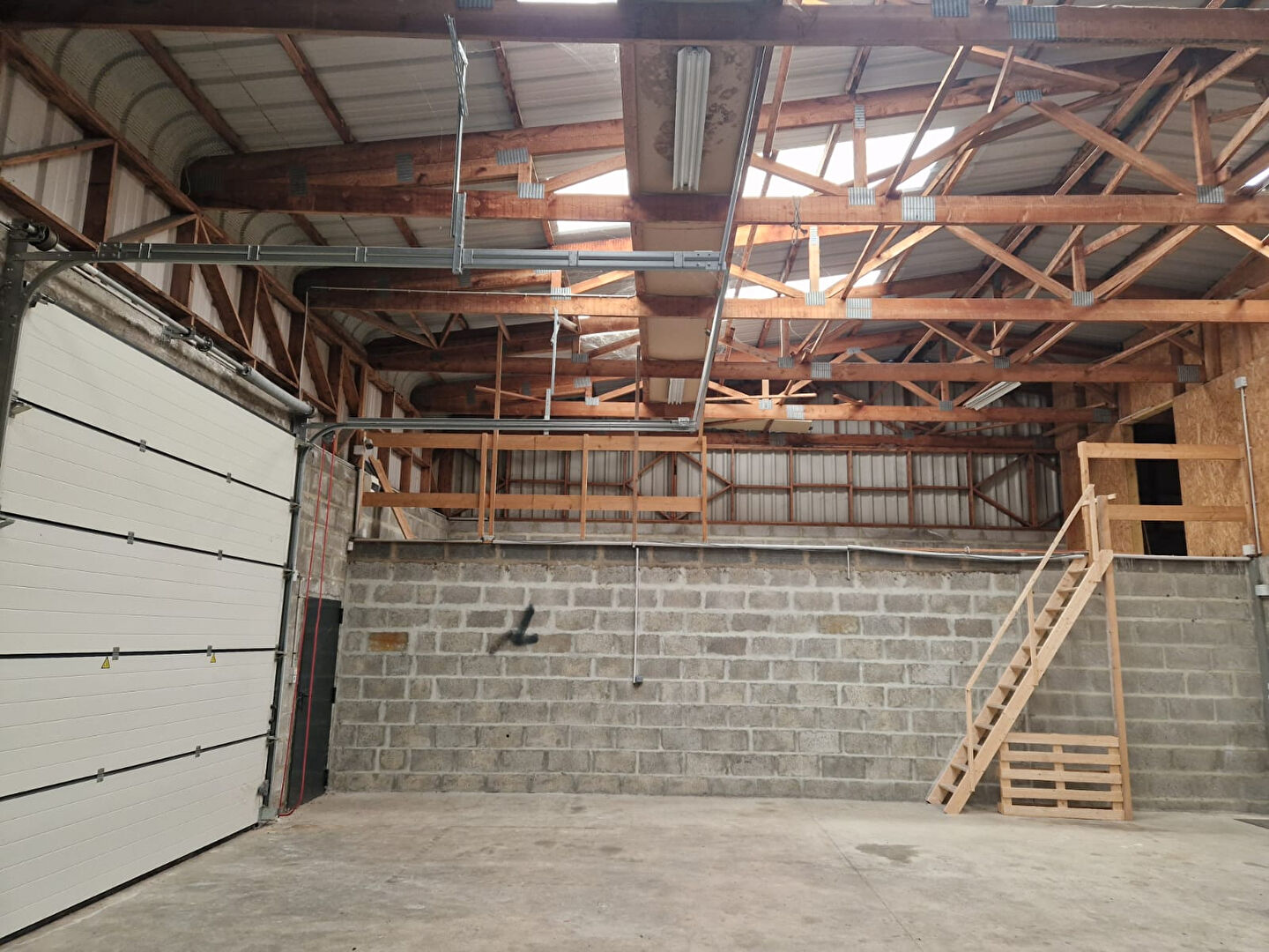 Local d'activité à louer - 250.0 m2 - 14 - Calvados