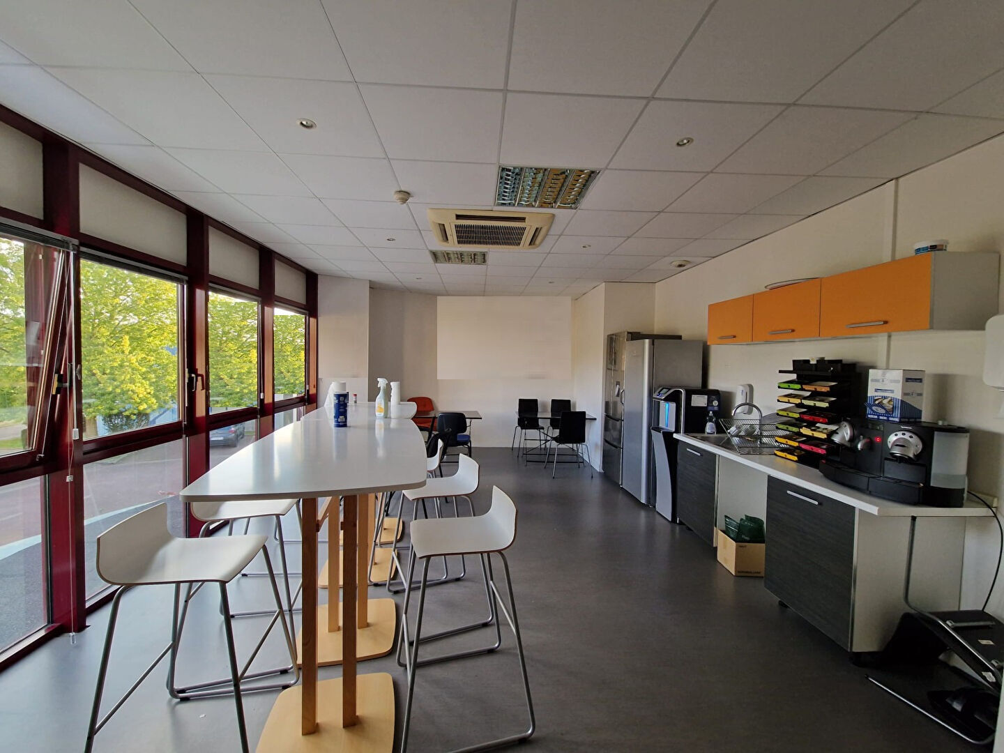 Bureaux à louer - 1011.0 m2 - 14 - Calvados