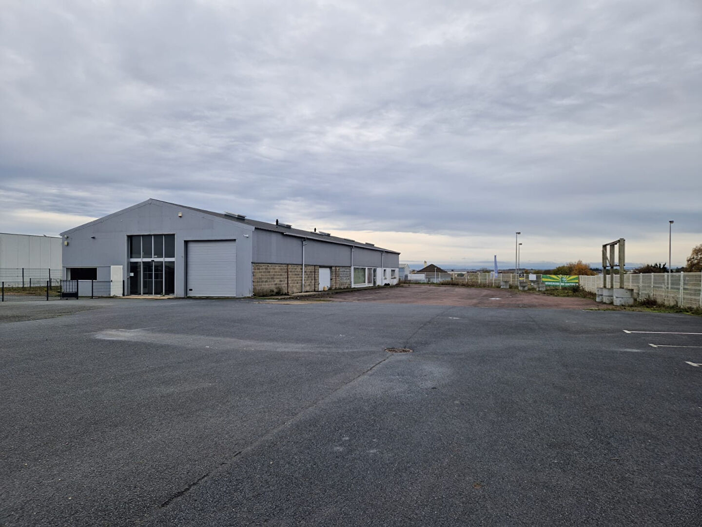 Local d'activité à louer - 600.0 m2 - 14 - Calvados