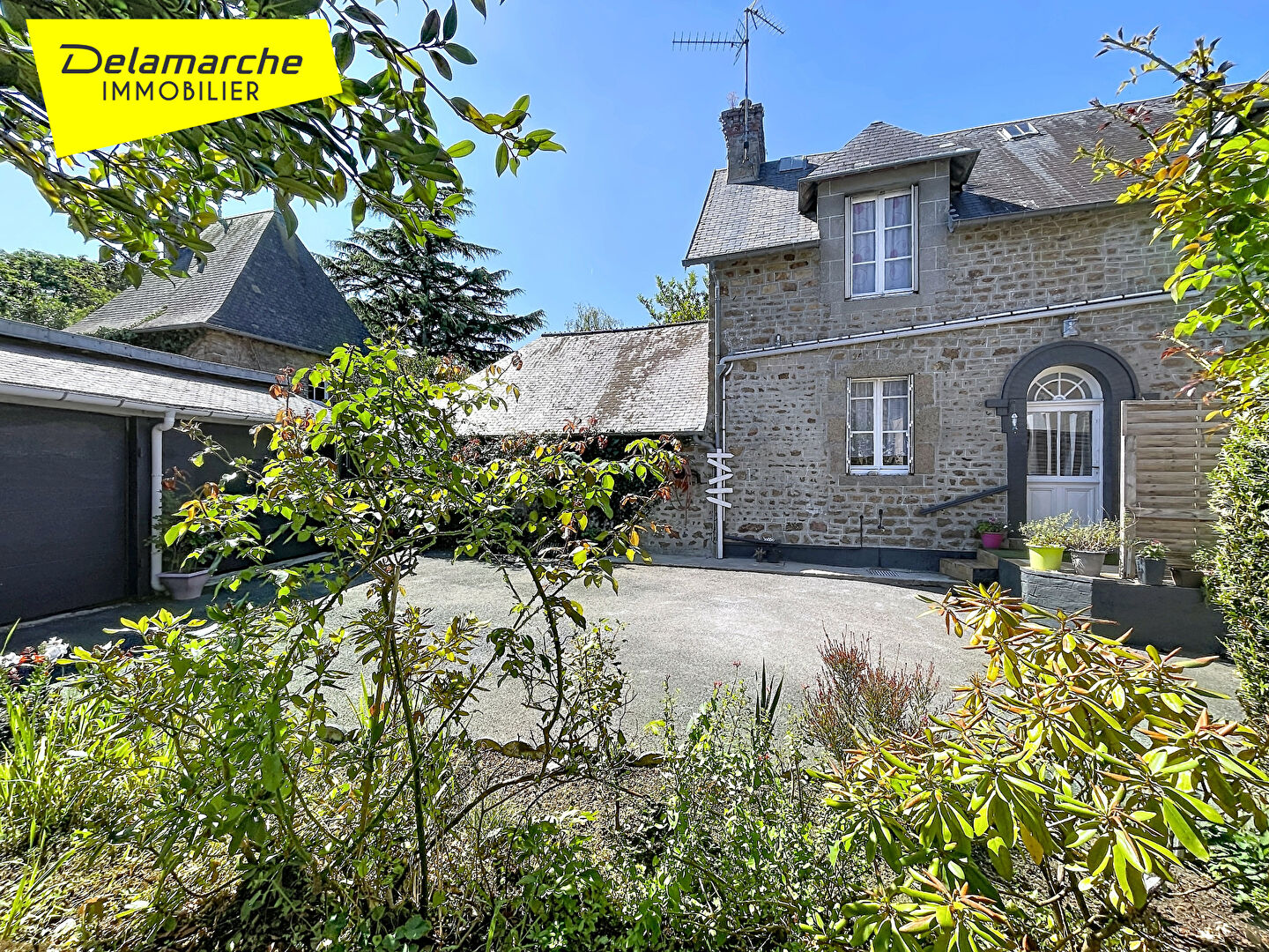 Agence immobilière de 
 Delamarche Immobilier - Delamarche Immobilier - La Haye Pesnel 
