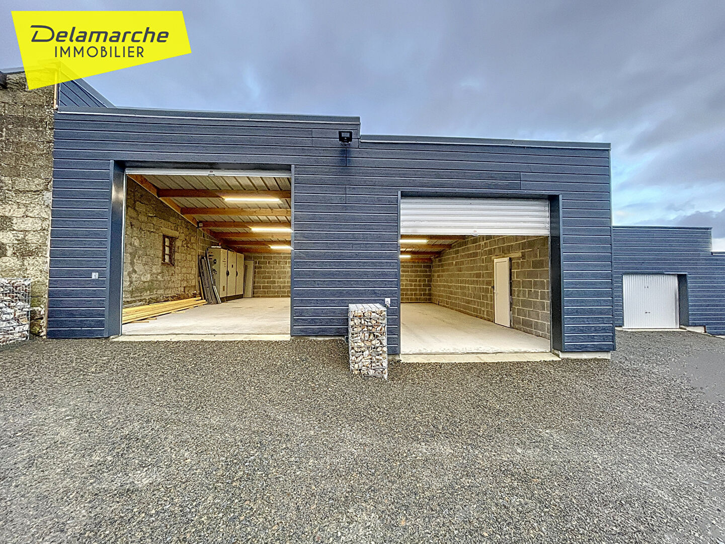 Photo Garage de 57m2, sur axe routier fréquenté image 5/5