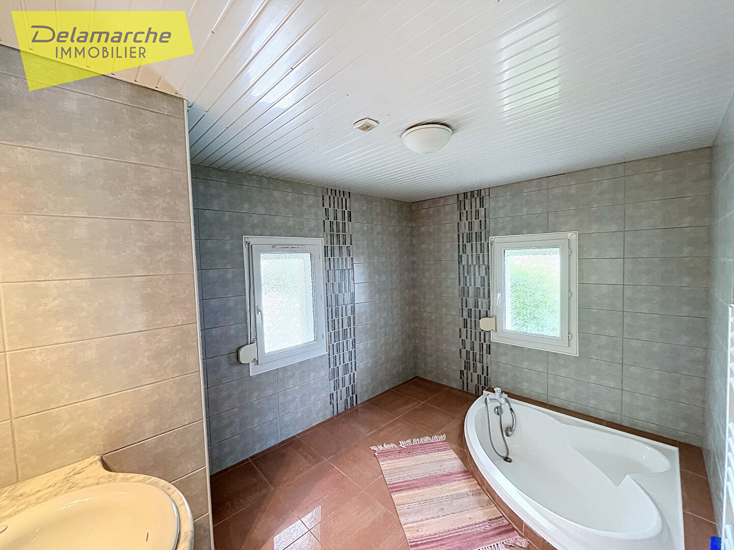 Photo 10 min  VILLEDIEU LES POELES  (50800) maison à vendre 7 pièces avec dépendances et piscine sur env. 1550m² de terrain image 4/6