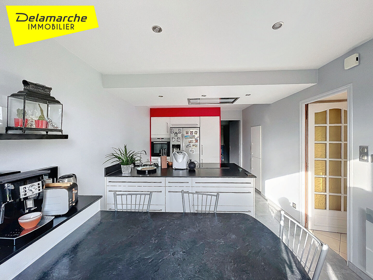 Photo Exploitation agricole avec Maison familiale , hangars et plan d'eau sur 2 hectares de terrain à La Chaise-Baudouin (50370) image 5/6