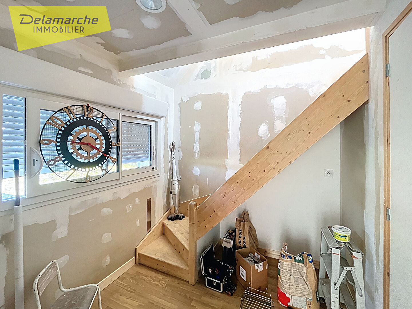 Photo EXCLUSIVITE  à vendre à  Ducey Les Cheris (50220)  pavillon 5 pièces avec double garage et terrain 'd'env. 1500m² image 4/6