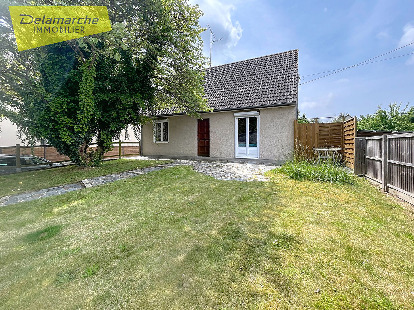 Agence immobilière de 
 Delamarche Immobilier - Delamarche Immobilier - La Haye Pesnel 
