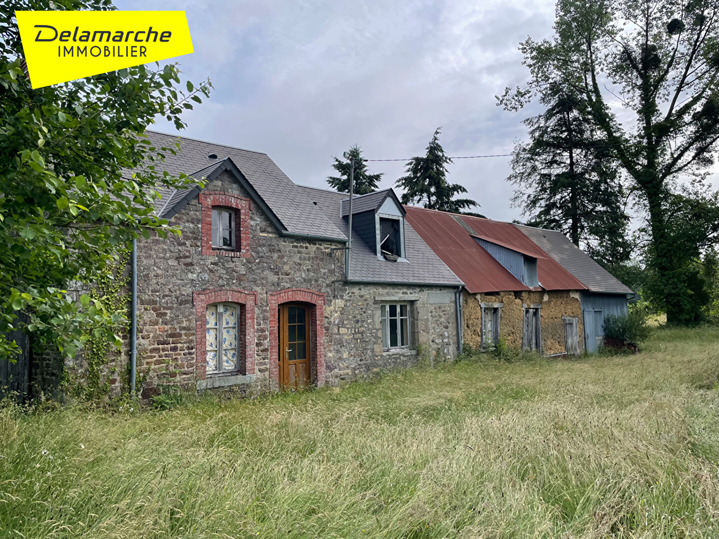 A VENDRE : Maison à rénover à fort potentiel à LA LANDE D'AIROU