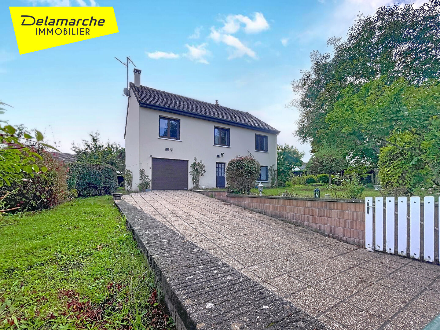 Maison sur sous sol de cinq pièces (101 m² ) à Marcey-les-grèves (50300)  avec terrain de 640 m² et logement indépendant,