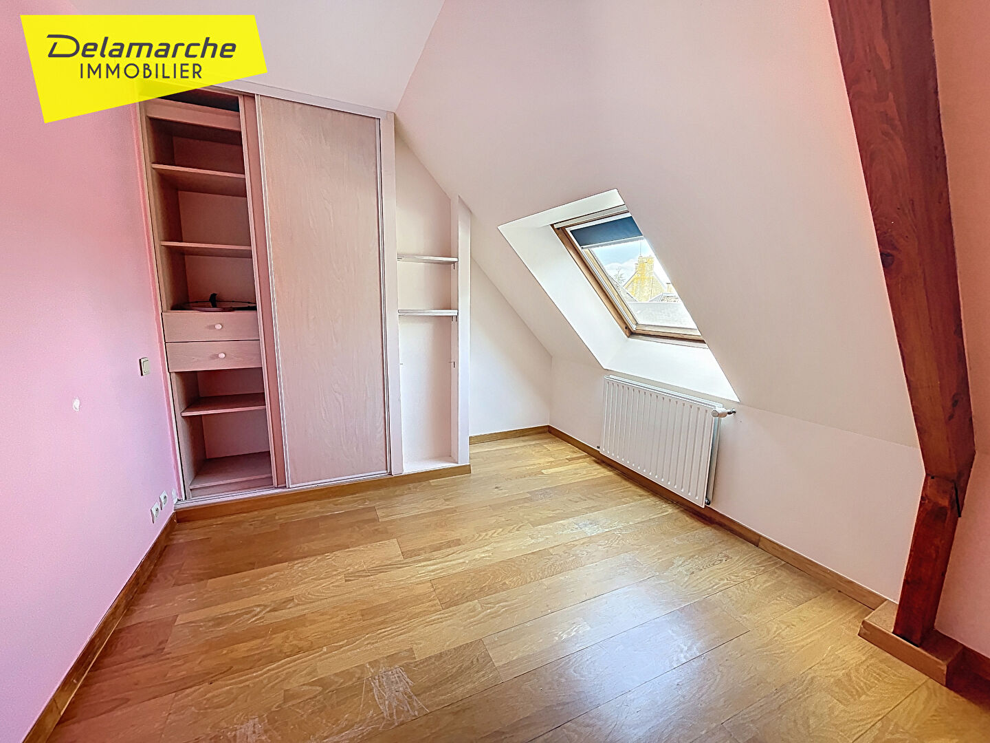 Photo A vendre maison en pierre avec terrasse, cour et garages dans le bourg de Sartilly image 6/6