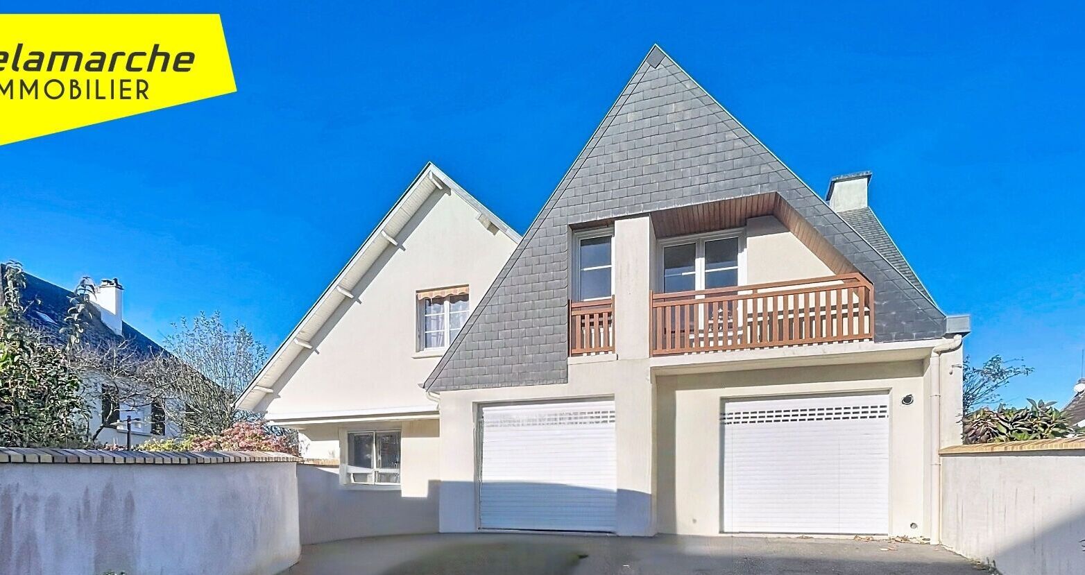 Maison avec beaux volumes à Avranches  (50300 ) et belles prestations d'ensemble.