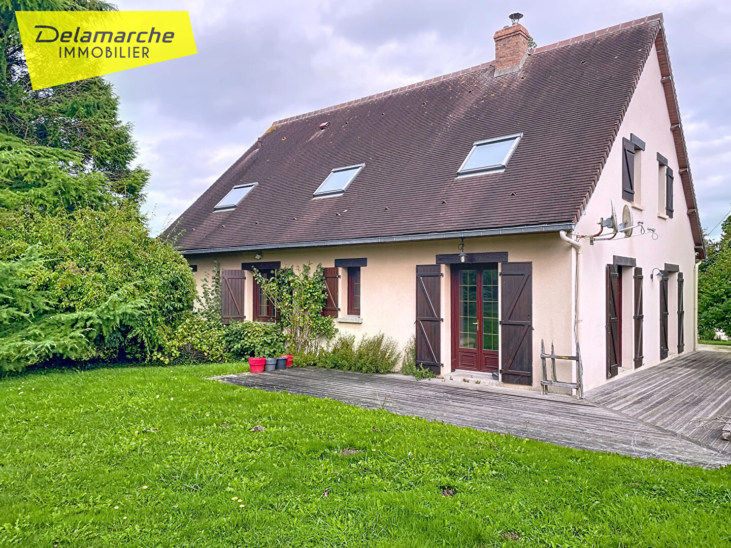 Grande maison avec vie de plain-pied et sous-sol à Quettreville Sur Sienne