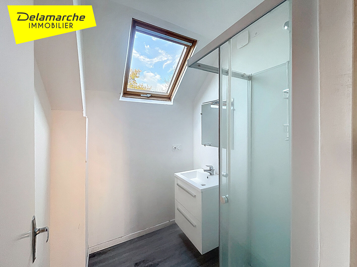 Photo EXCLUSIVITE à vendre  maison sur sous-sol  6 pièces 4 chambres  terrain et dépendance à Saint Hilaire Du Harcouet (50600) image 6/6