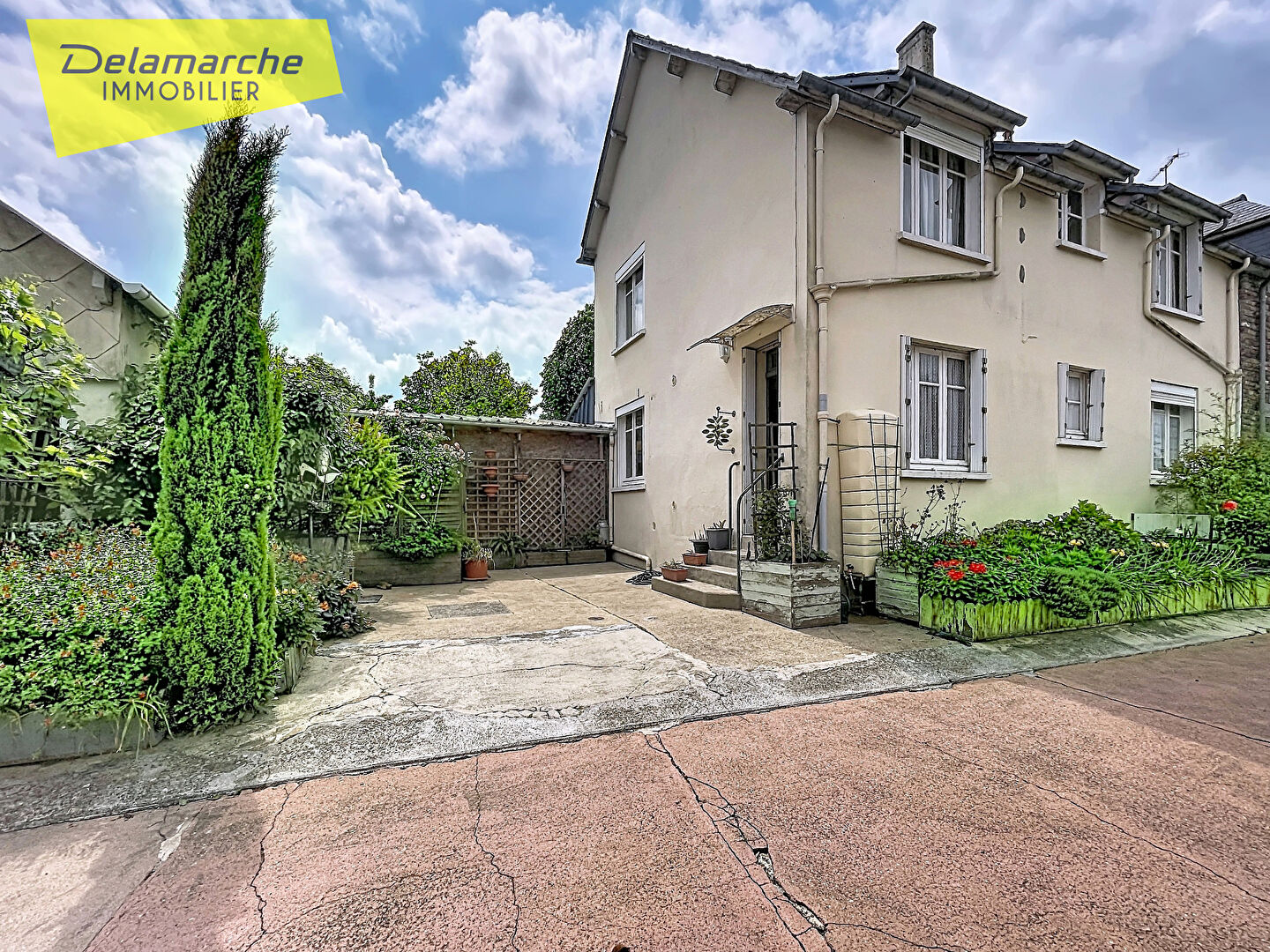 Agence immobilière de 
 Delamarche Immobilier - Delamarche Immobilier - La Haye Pesnel 
