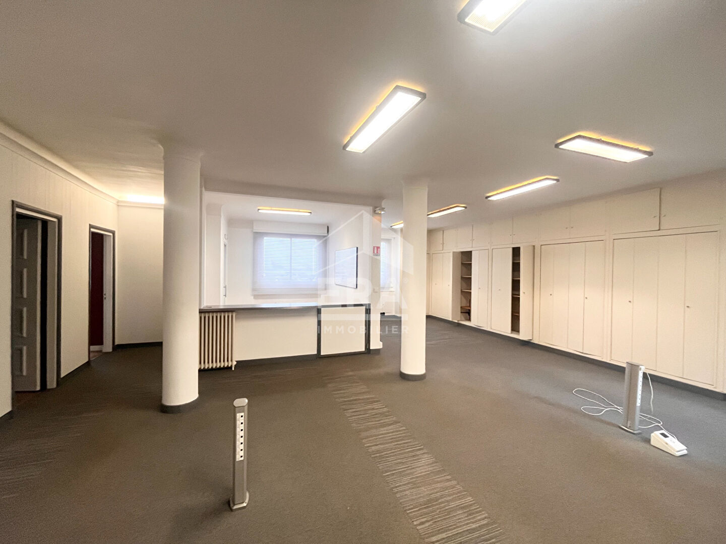 Photo A Louer Local Commercial de 120m2- Emplacement idéal image 3/6