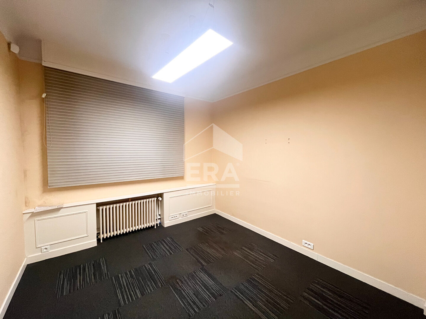 Photo A Louer Local Commercial de 120m2- Emplacement idéal image 6/6