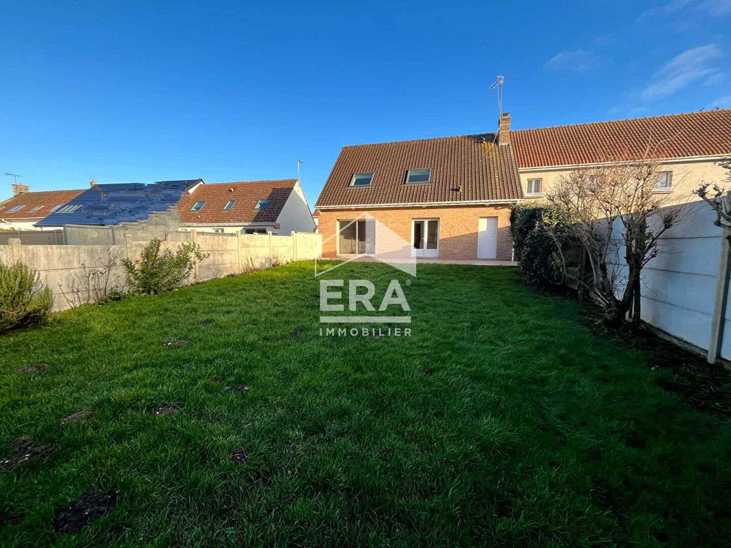 Maison sur Coquelles de 120 m2, 3 chambres, jardin, garage