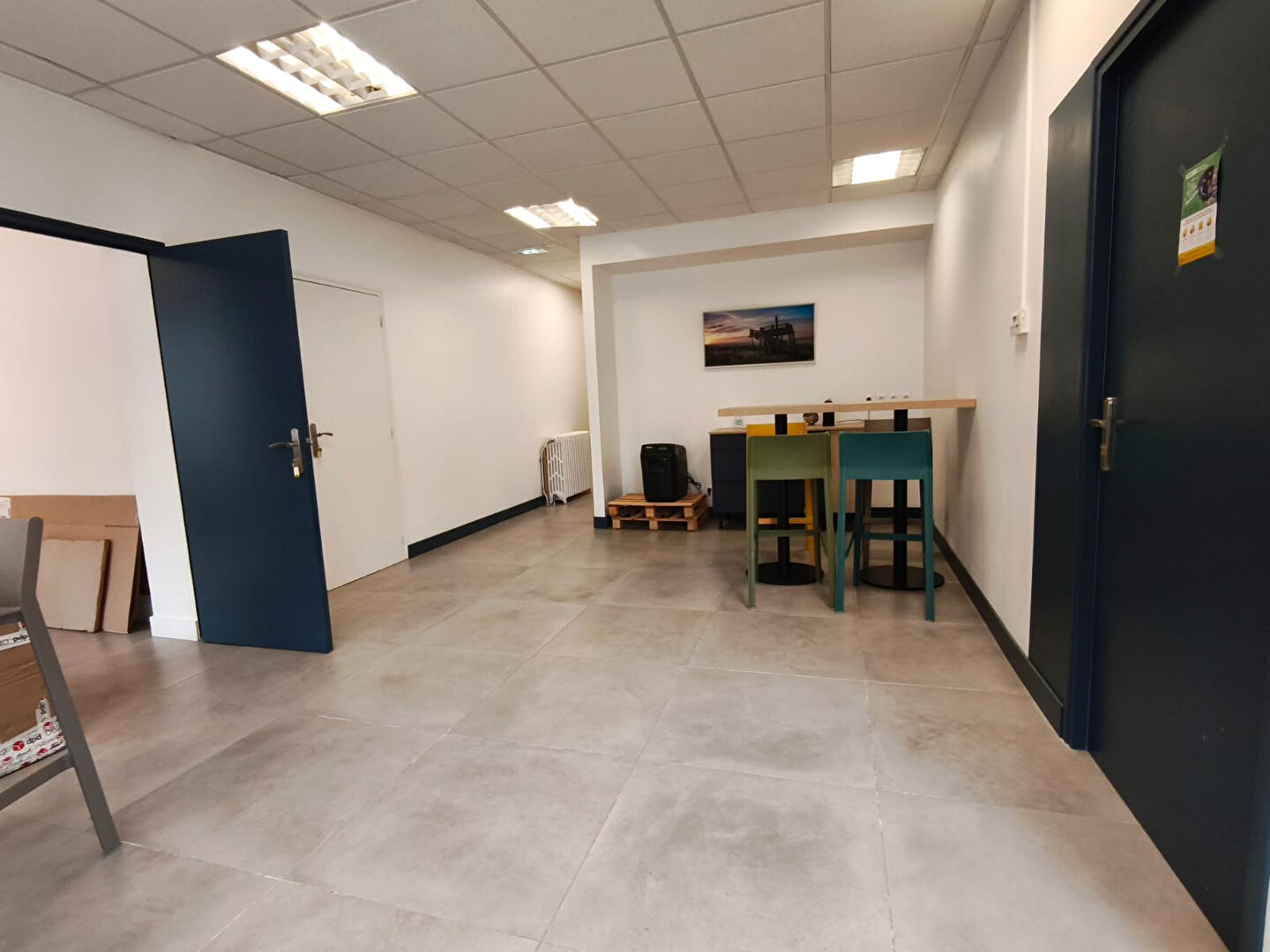 Photo Bureaux Calais 200 m2 image 1/4