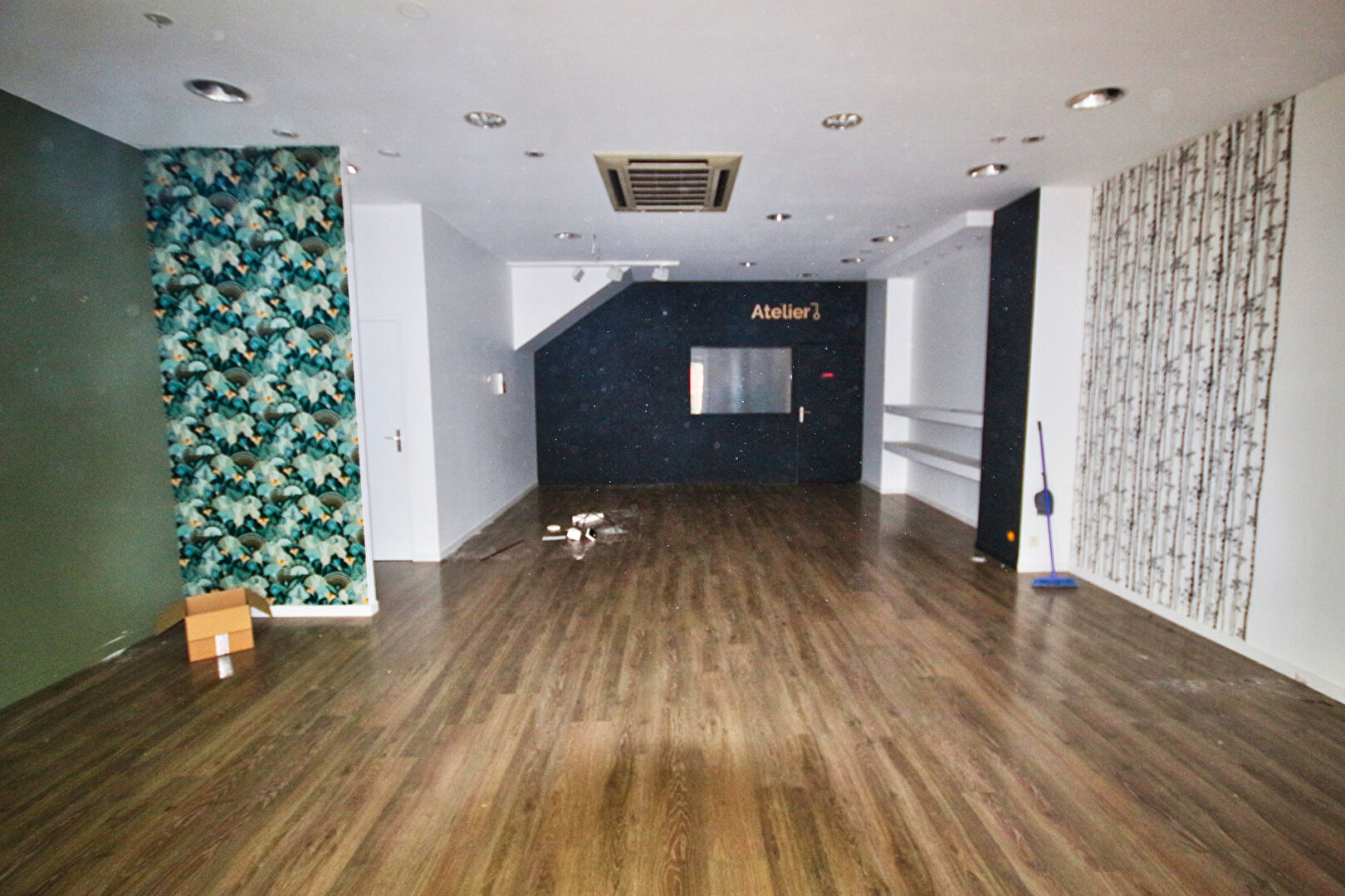 Photo Local commercial coeur de ville de132m² image 2/6