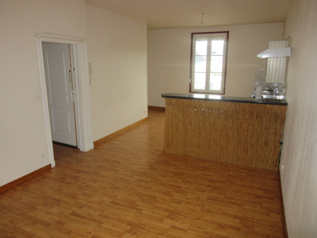 Appartement 2 pièces d'environ 50 m² à louer à SOISSONS (02200).