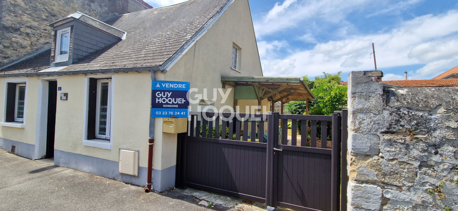 VENTE : maison T5 (101 m²) à BRUYERES ET MONTBERAULT