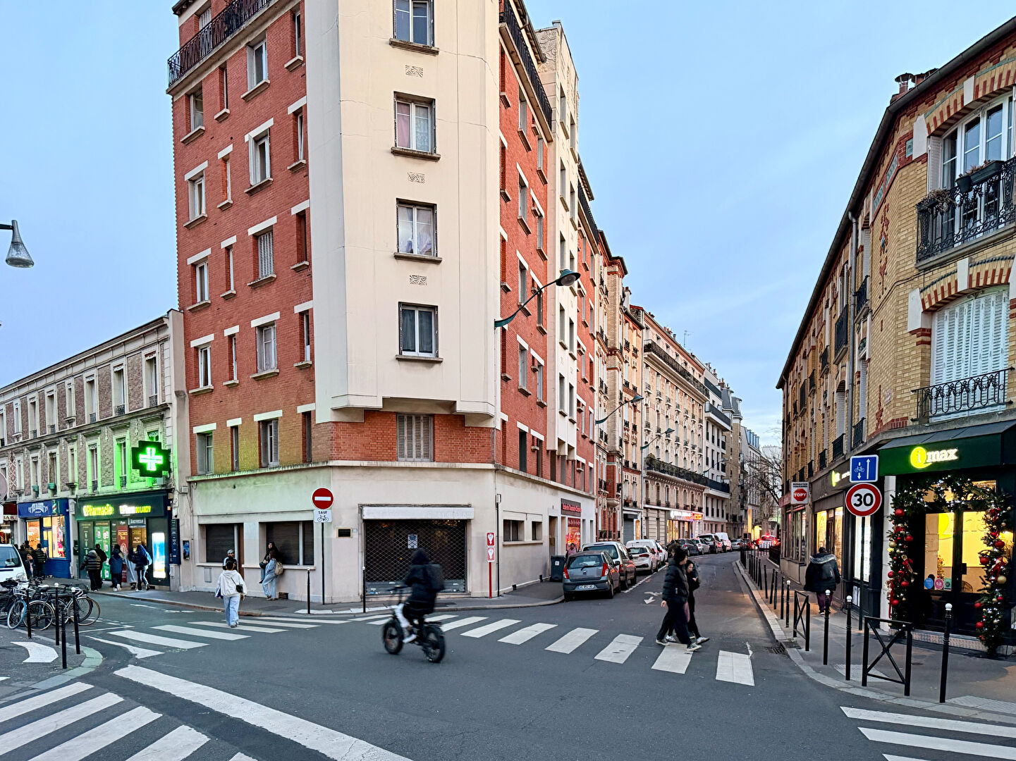 Agence immobilière de IMAX CLICHY - LEVALLOIS