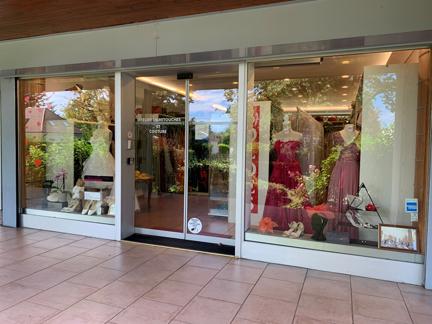 Photo Local commercial Divonne Les Bains 73 m2 image 1/3