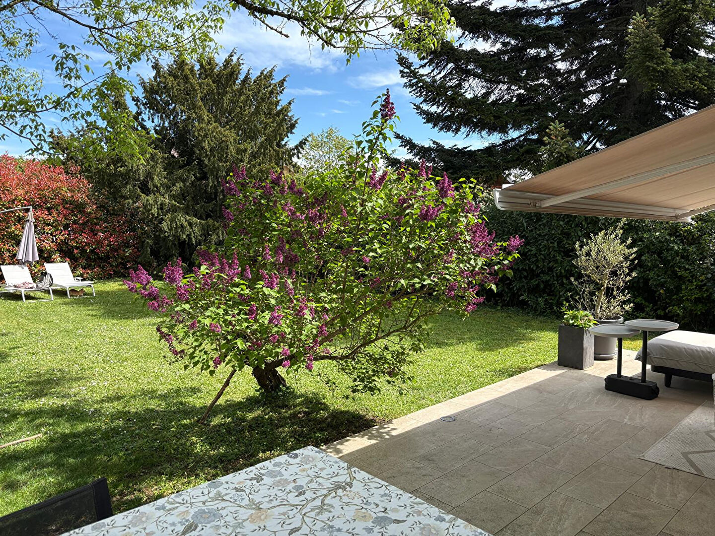 Maison  bourgeoise Divonne Les Bains 6 pièce(s) 207 m2 Centre Ville