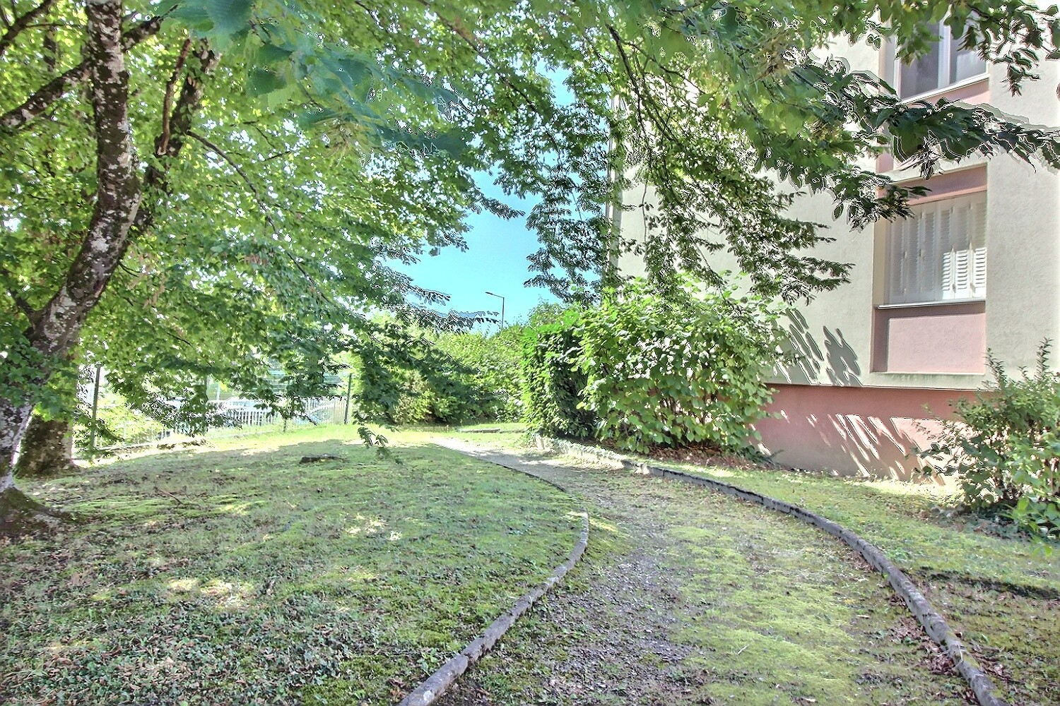 T4 Plein centre ville de Saint Genis Pouilly 88 M2