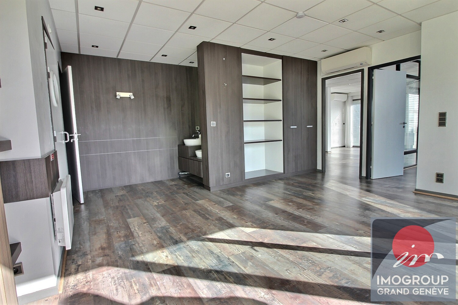 Photo Pas de porte Local commercial Divonne Les Bains 81.53 m2 image 5/5