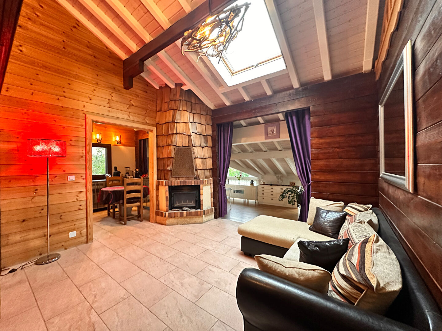 Photo Chalet Perrignier 5 pièce(s) 115 m2 avec ses dépendances ! image 3/6