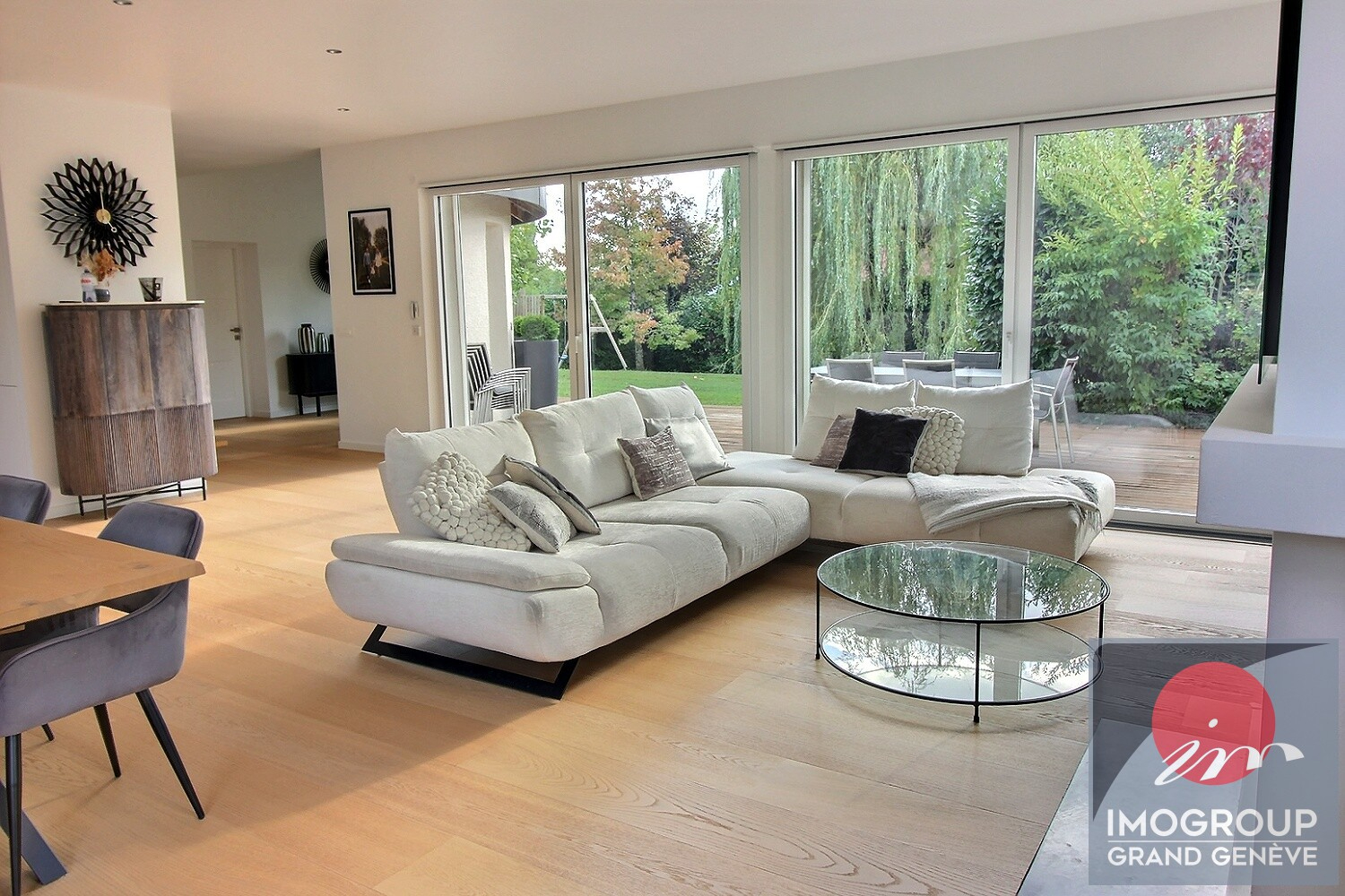 Photo Maison D'architecte Divonne Les Bains 7 pièce(s) - 230 m² de confort et d'élégance image 1/6