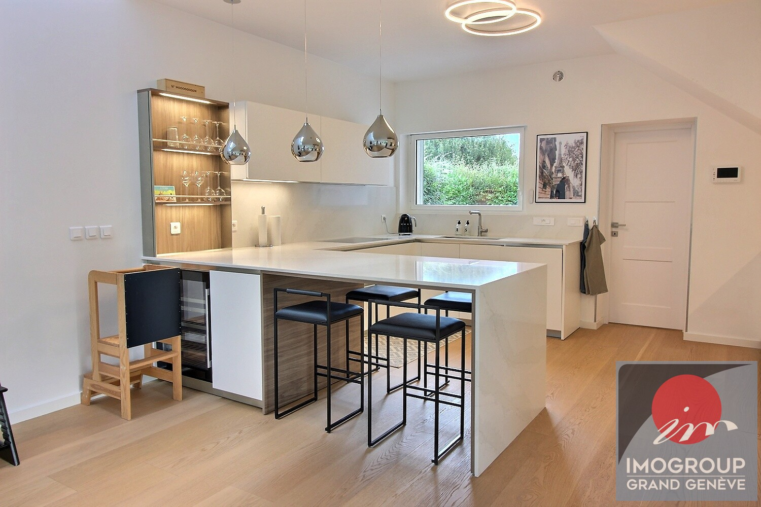 Photo Maison D'architecte Divonne Les Bains 7 pièce(s) - 230 m² de confort et d'élégance image 3/6