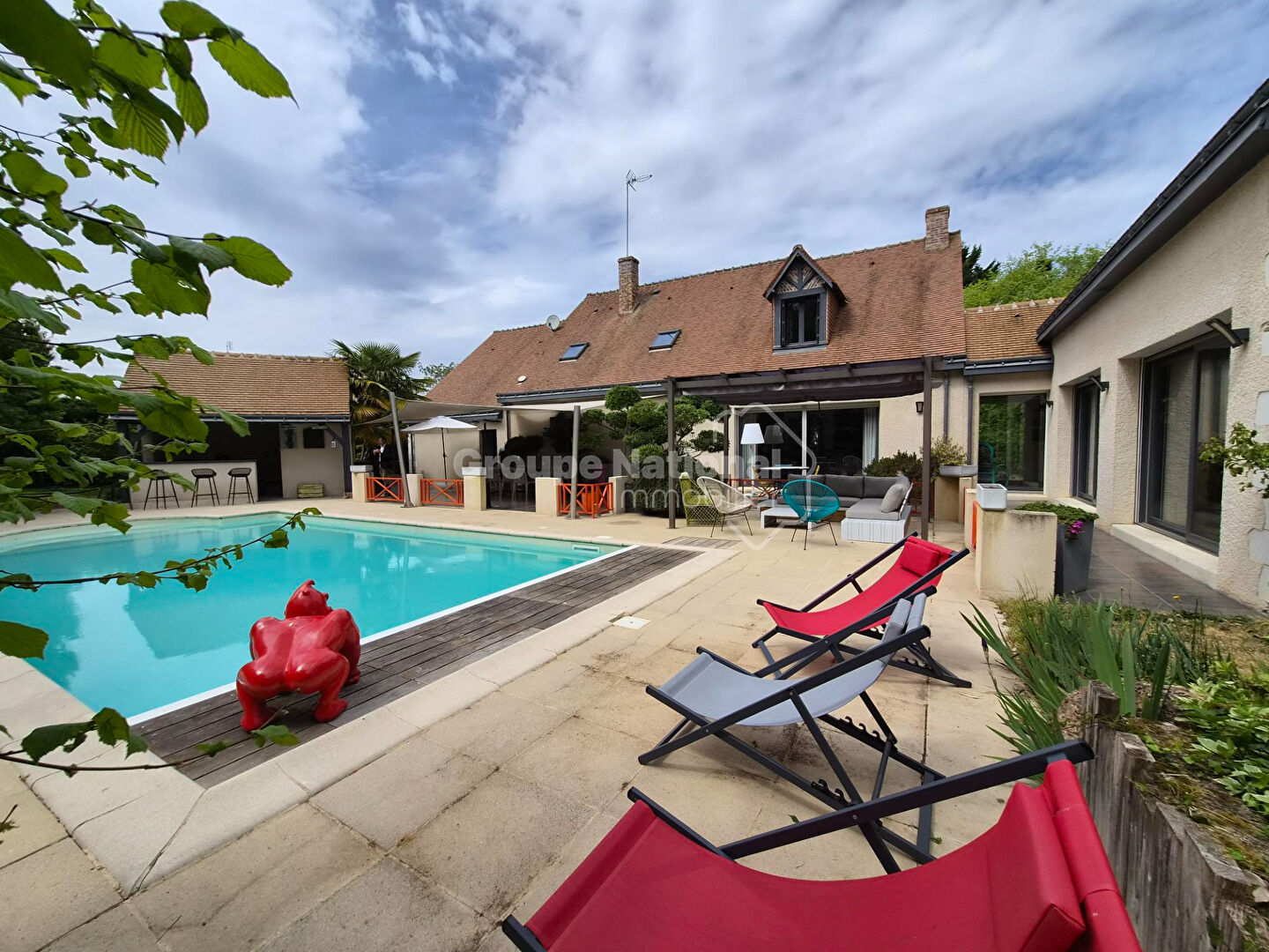 Demeure d'Exception à Vendre à 20km de Tours - 7 Pièces, 286 m², Piscine et Terrain Arboré
