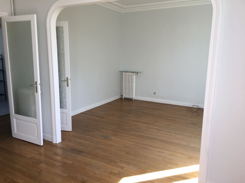 Photo T3 situé en Hyper centre rue de Vesle image 1/6