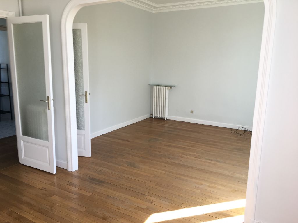 Photo T3 situé en Hyper centre rue de Vesle image 3/6