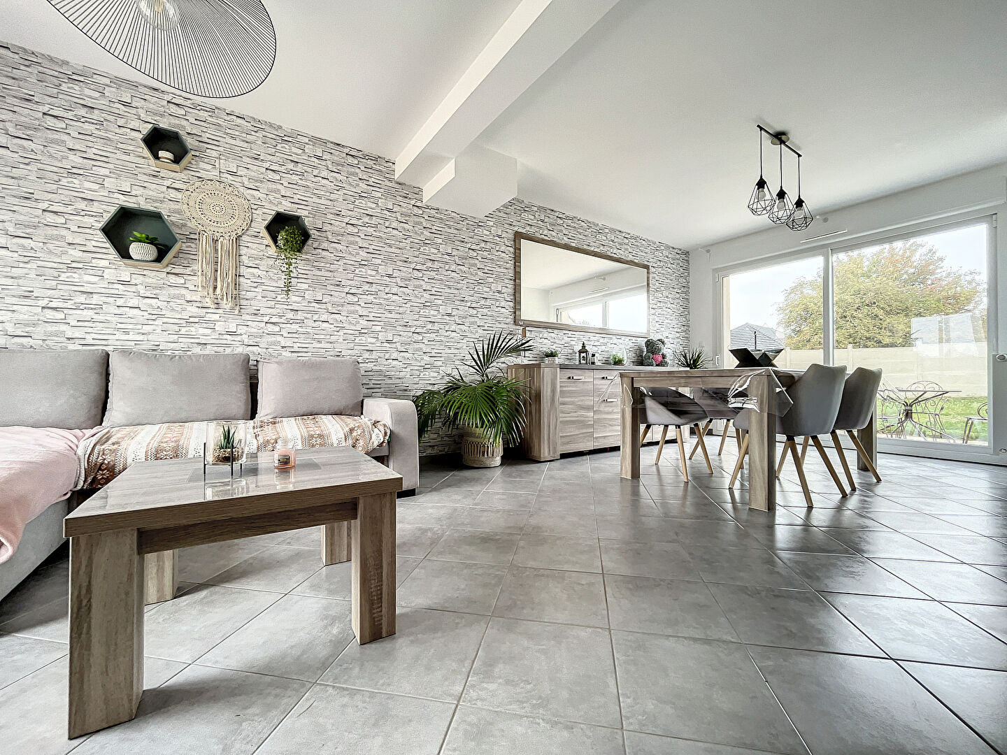 Photo À VENDRE - MOURMELON-LE-GRAND- MAISON TYPE 6 - CONSTRUCTION RÉCENTE image 3/6