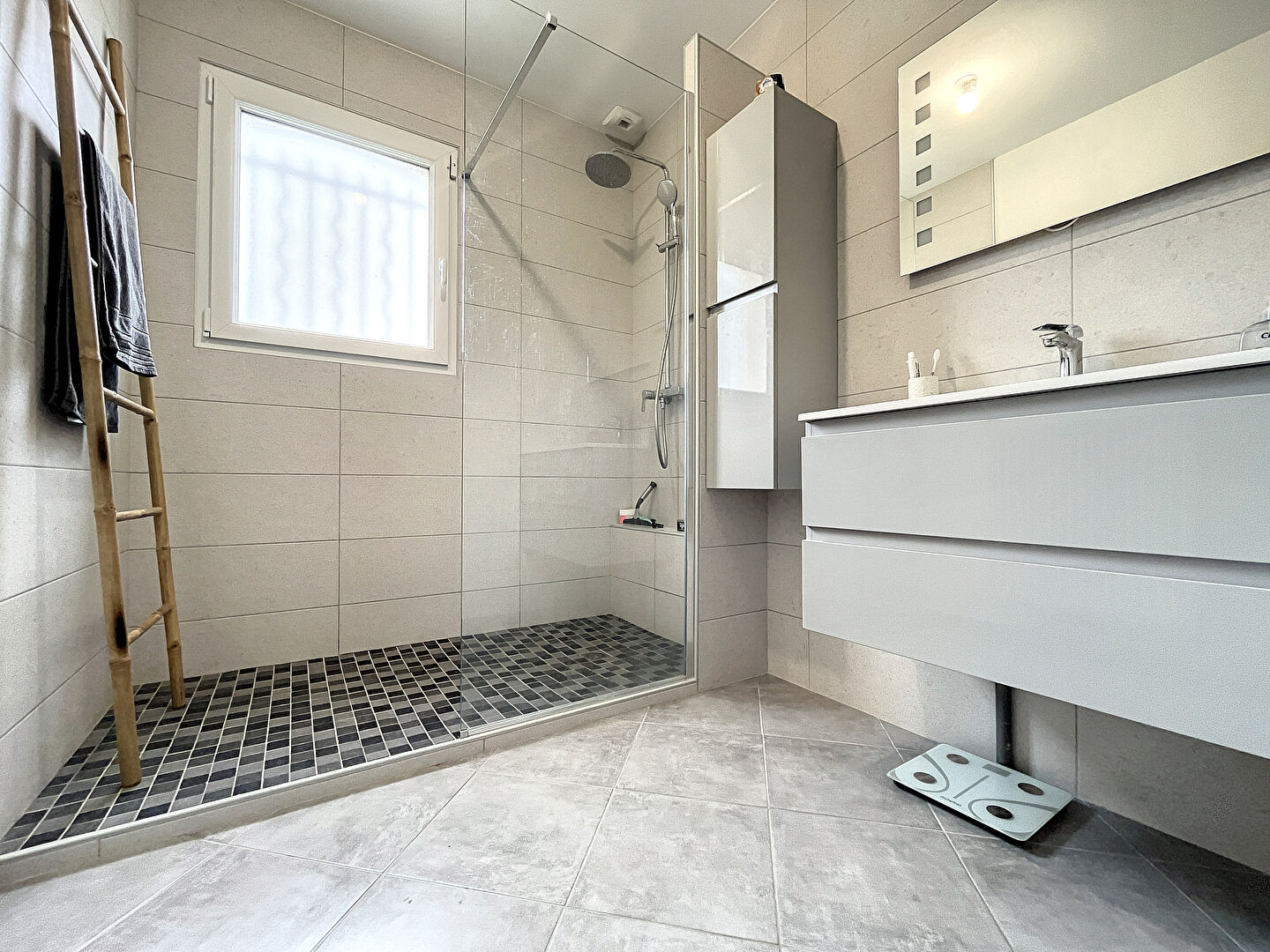 Photo À VENDRE - MOURMELON-LE-GRAND- MAISON TYPE 6 - CONSTRUCTION RÉCENTE image 6/6